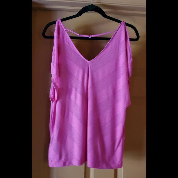 Guess Short Sleeve Blouse - Picture 3 of 4